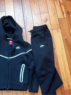 Black Nike Tech Tracksuit Set with Reflective Accents